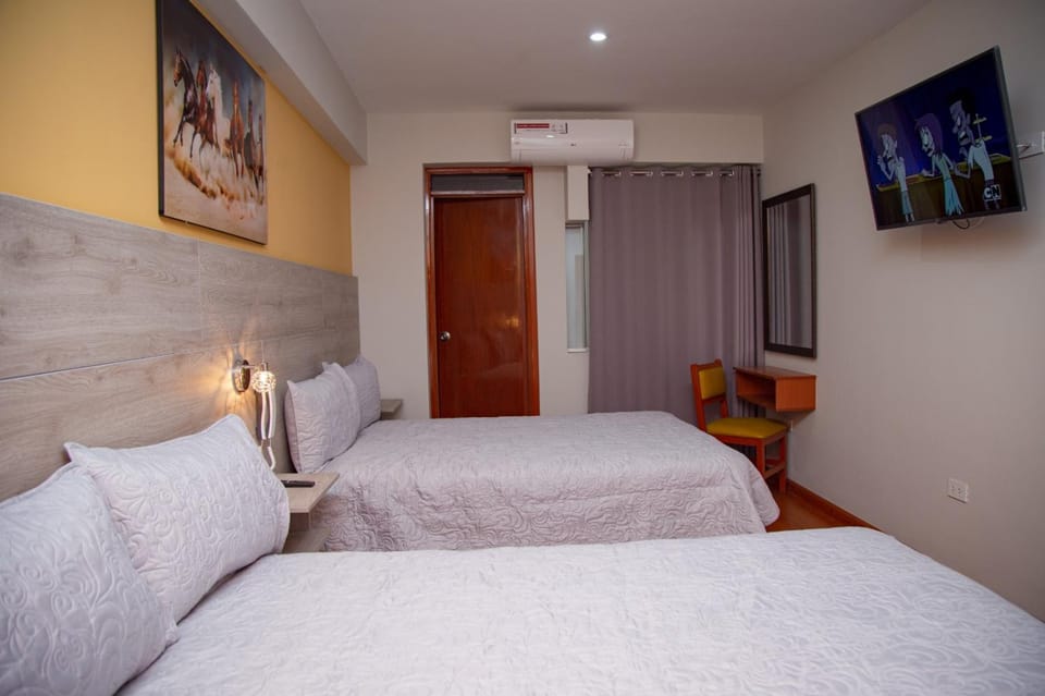 Bed, Photo of the whole room, air conditioner