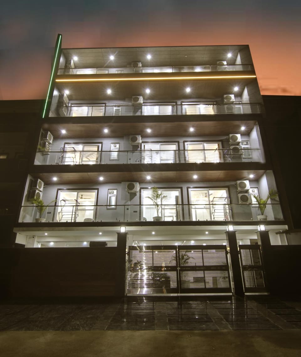 Property building, Facade/entrance