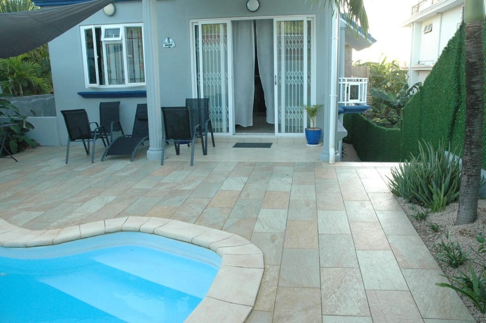 Facade/entrance, Swimming pool, Swimming pool