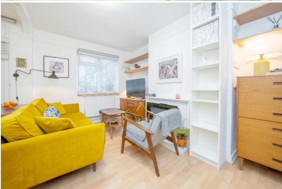 Pet Friendly 1Bed Studio with Free Parking Apartment in Richmond