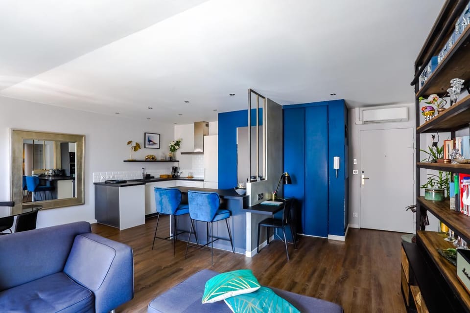 Kitchen or kitchenette, Living room