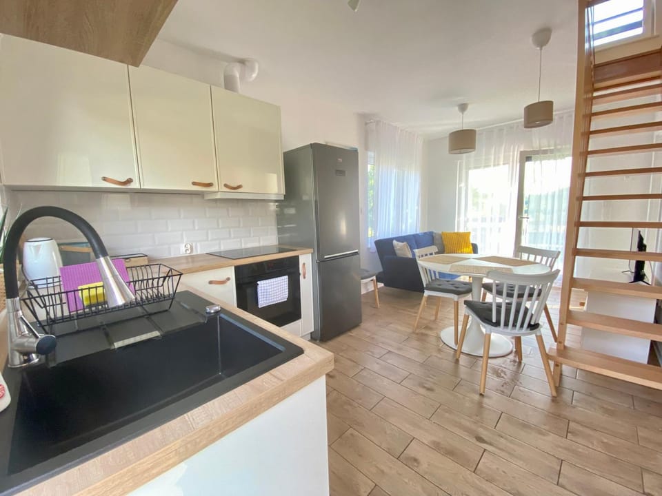 Kitchen or kitchenette, Living room, pet friendly, stove