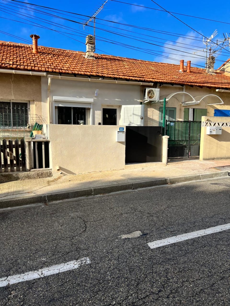 Property building, Facade/entrance, Neighbourhood, Street view