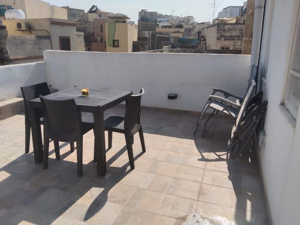 One bedroom appartment with terrace in Sliema Apartment in Sliema