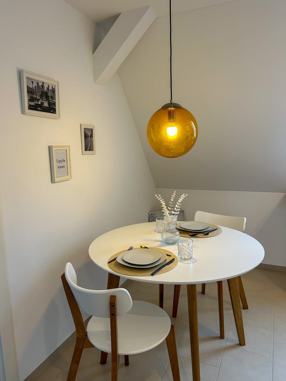 Living room, Seating area, internet