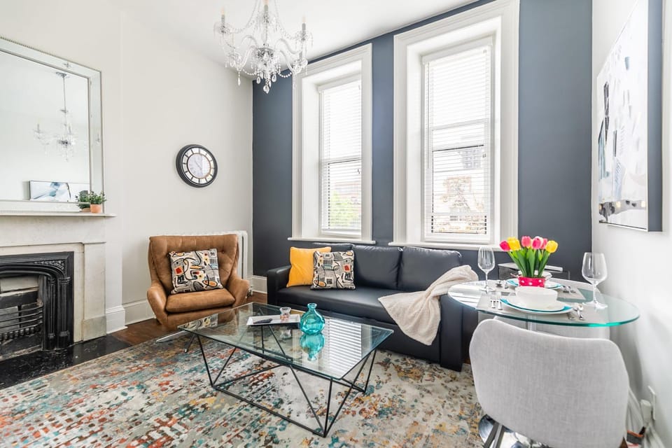 Living room, Seating area