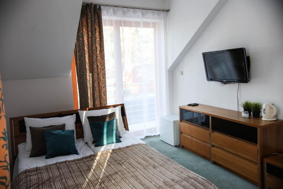 TV and multimedia, Photo of the whole room, Bedroom