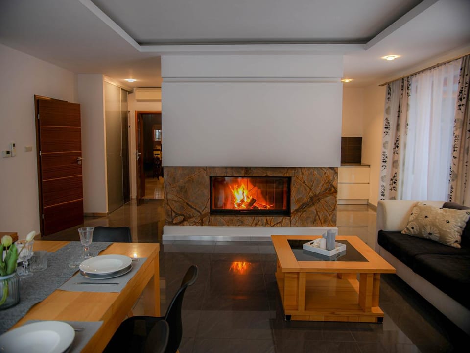 Seating area, flat iron