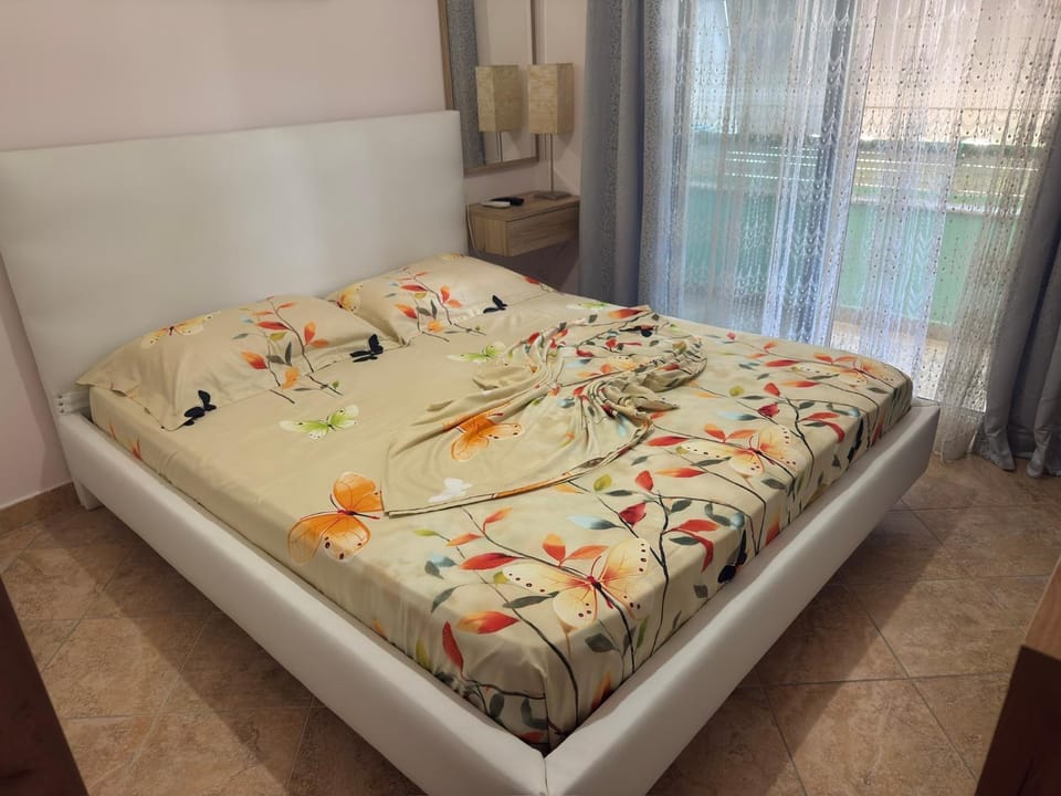 Apartament 1+1 Apartment in Tirana County, Albania