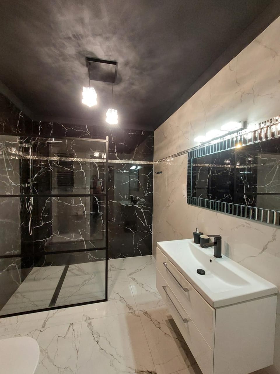 Apartament LUX II Apartment in Lower Silesian Voivodeship