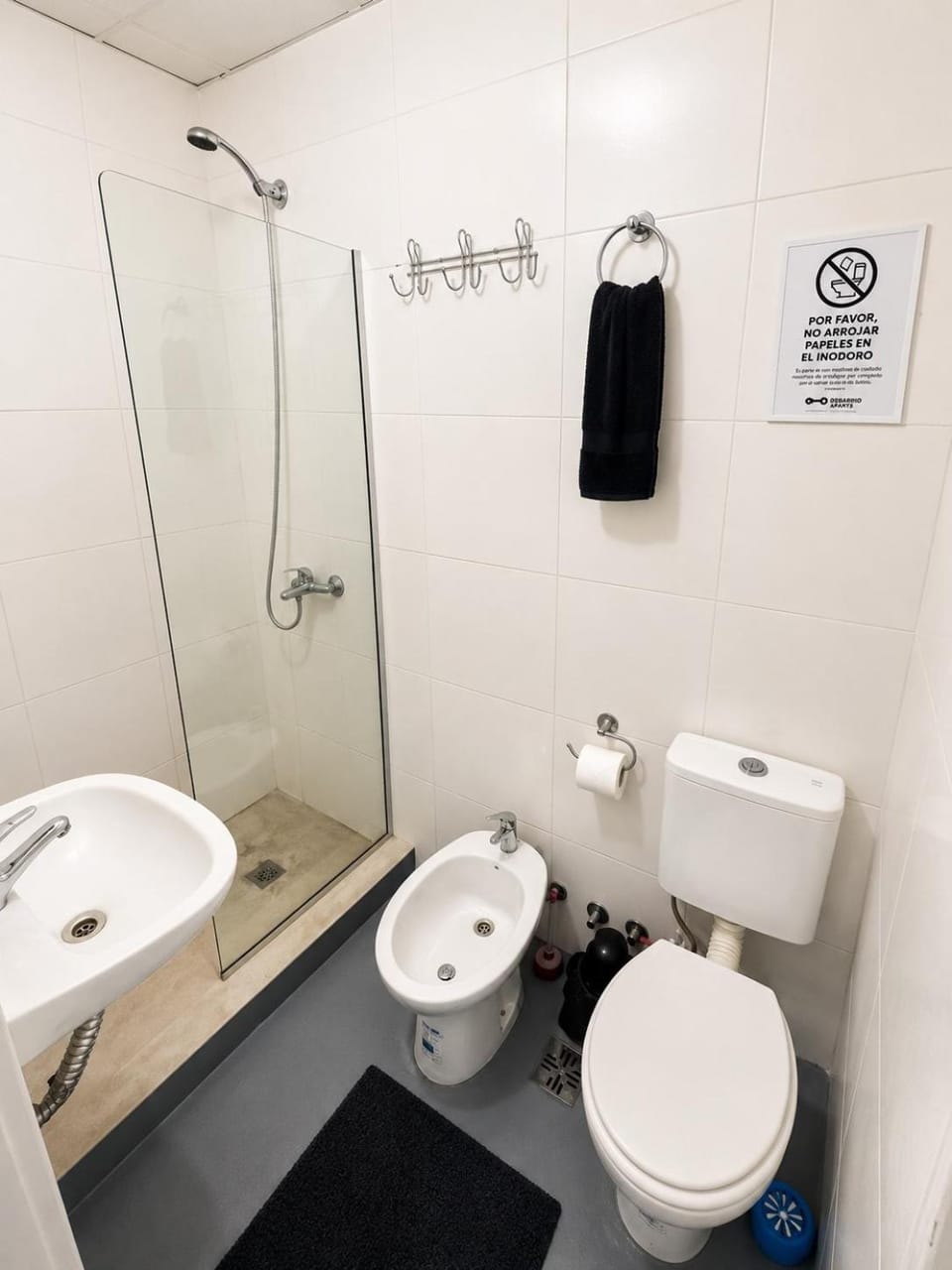 Shower, Toilet, Bathroom, bidet, towels