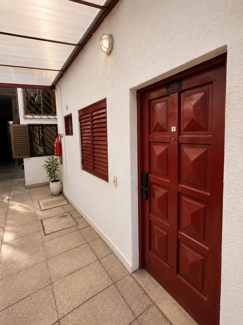 Facade/entrance