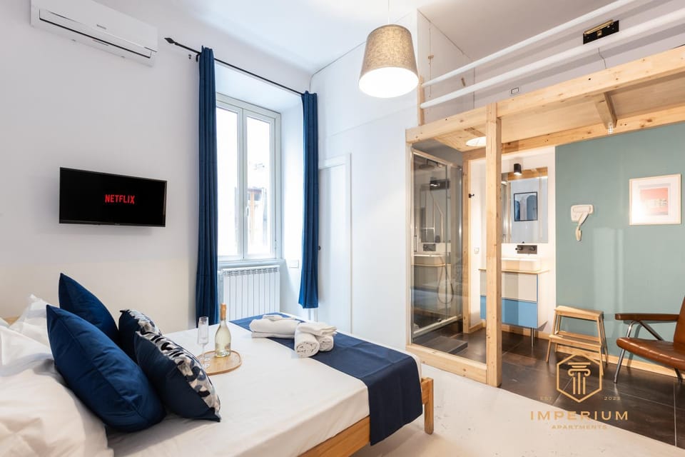 Bed, TV and multimedia, Photo of the whole room, Bedroom, air conditioner