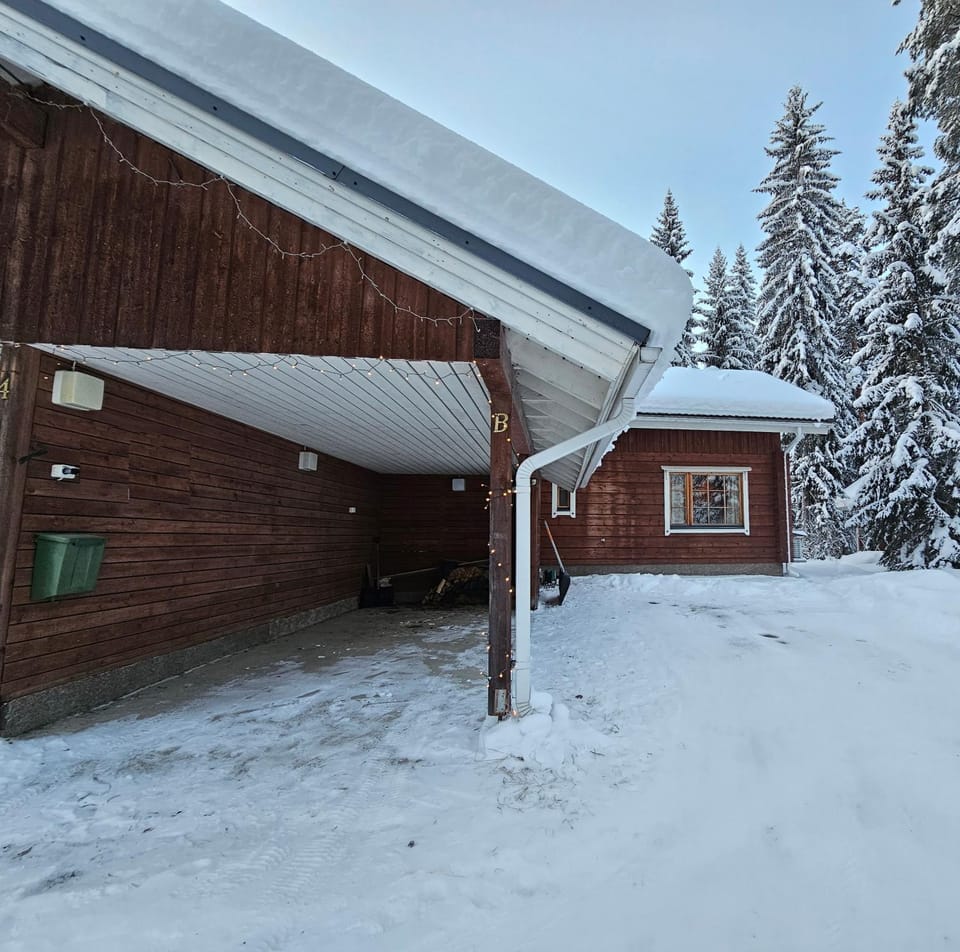 Property building, Facade/entrance, Parking