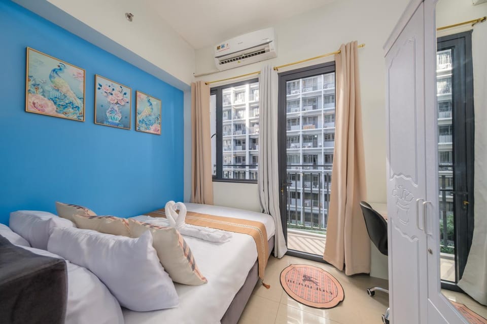 Bed, Bedroom, wardrobe, air conditioner