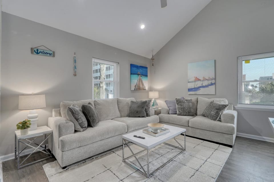 1408 Perrin Dr, Unit A - Ocean Walk Sleeps 8 House in North Myrtle Beach