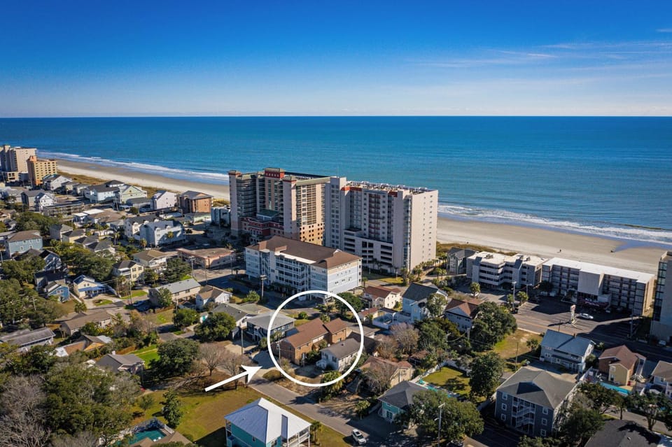 1408 Perrin Dr, Unit A - Ocean Walk Sleeps 8 House in North Myrtle Beach