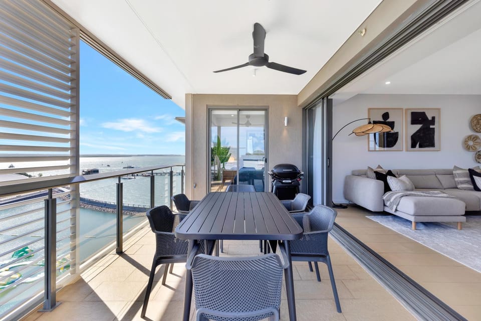 Natural landscape, View (from property/room), Balcony/Terrace, Living room, Dining area