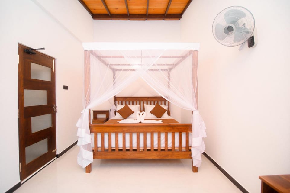 Bed, Bedroom, fireplace