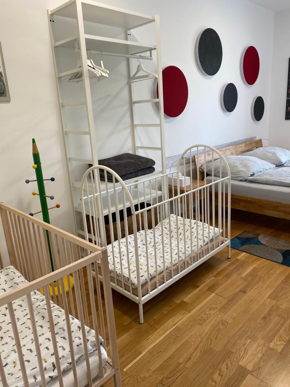 Bedroom, cot
