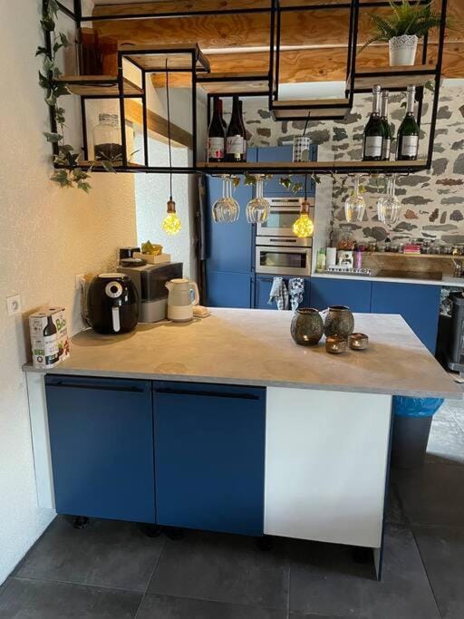 Coffee/tea facilities, Kitchen or kitchenette