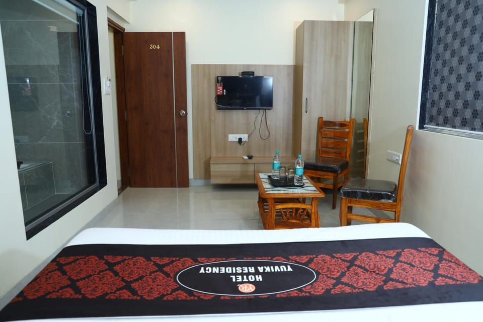 TV and multimedia, air conditioner