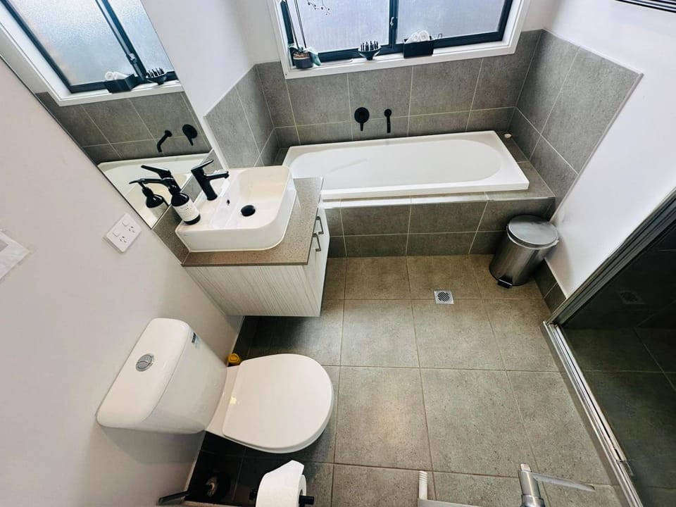 Shower, Toilet, Bathroom, Bath, bidet