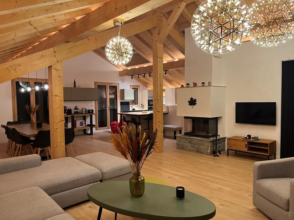 Communal lounge/ TV room, TV and multimedia