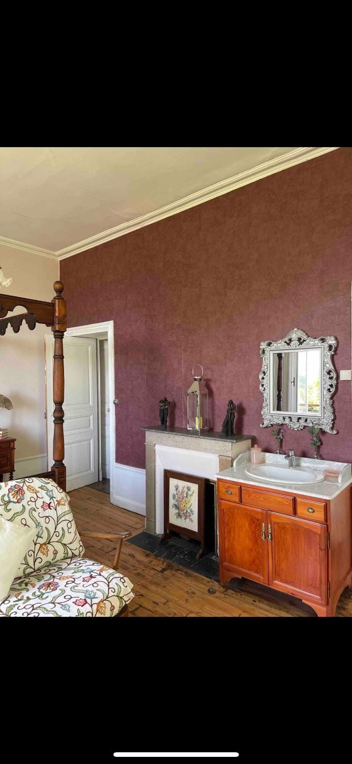 Le Château Giat Bed and Breakfast in Auvergne-Rhône-Alpes