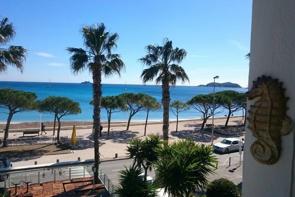 T3 sur la plage Teramare vue féerique mer,wifi, parking inclus , clim Apartment in La Ciotat