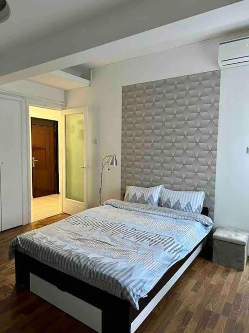 D&D Studio Apartment in Bucharest