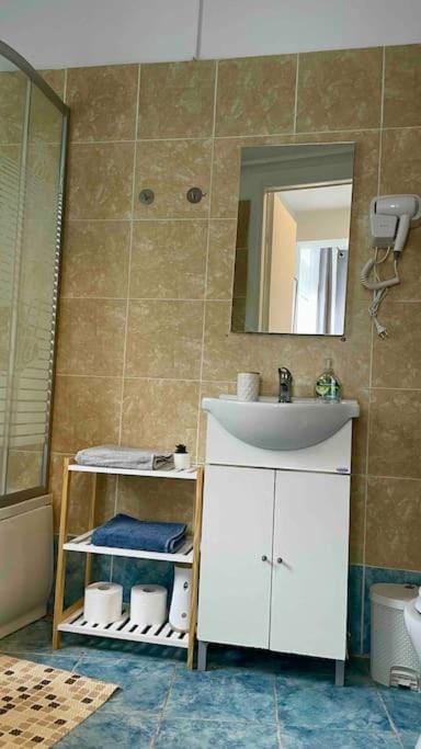 D&D Studio Apartment in Bucharest