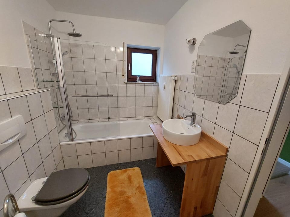 Shower, Toilet, Bathroom, Bath