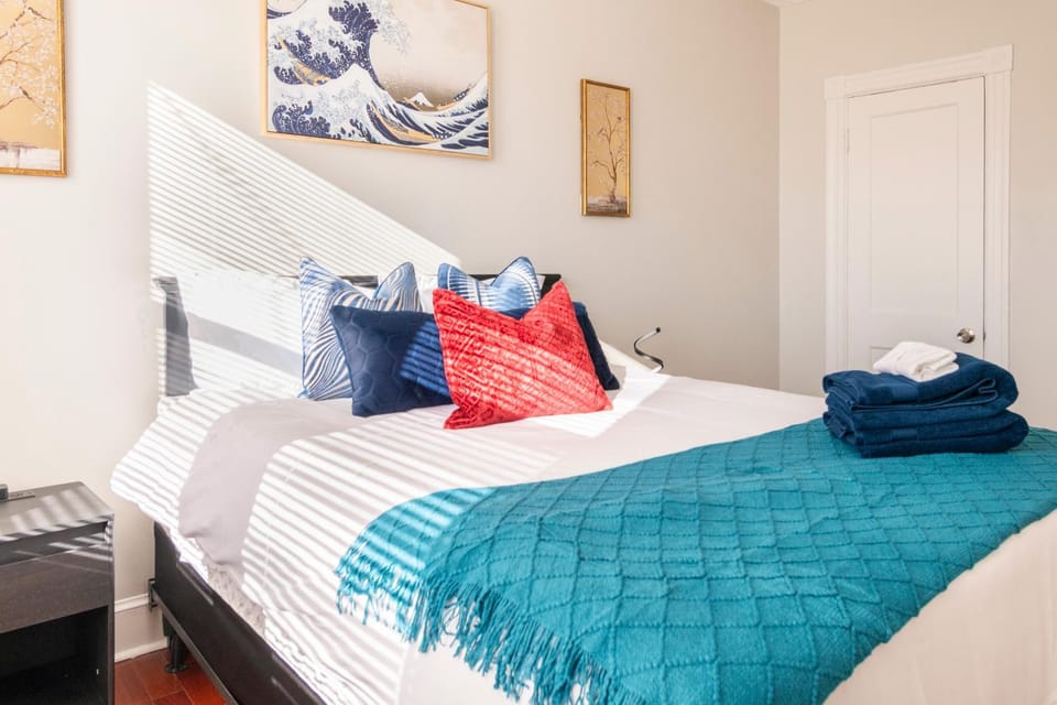 Comfortable 4 Bedroom Home with City View Near Capitol Hill Washington DC House in District of Columbia