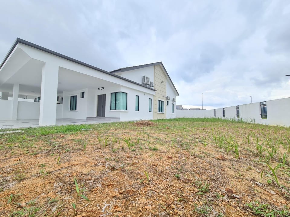 Property building, Day