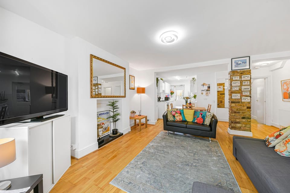 Stylish Central 2-Bed Apartment with Pvt Garden Apartment in City of Westminster