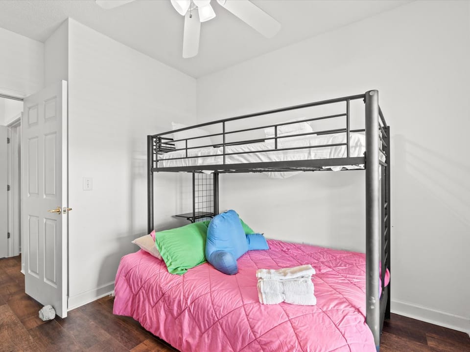 Barefoot Landing Condo , Quiet Family & Golf Retreat for 4 Apartment in North Myrtle Beach