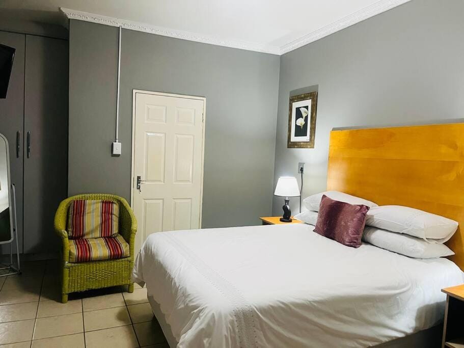 Flat in Rustenburg Apartment in Gauteng