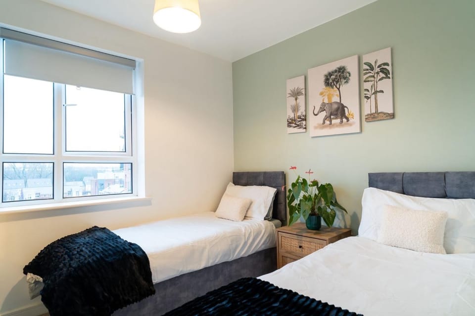 Apt - Stay 6 - Stadium View - Coo-op Live Arena Apartment in Manchester