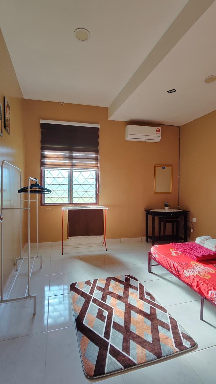 Bed, Photo of the whole room, Garden view, fireplace, air conditioner