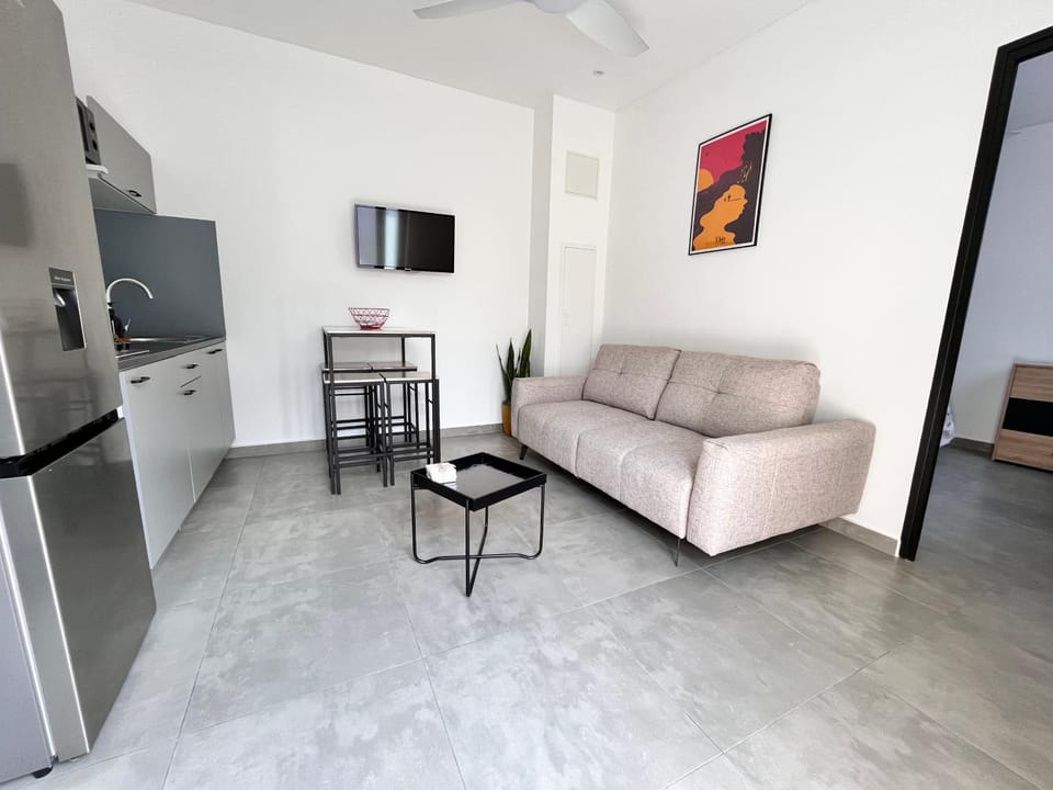 TV and multimedia, Kitchen or kitchenette, Living room, Dining area