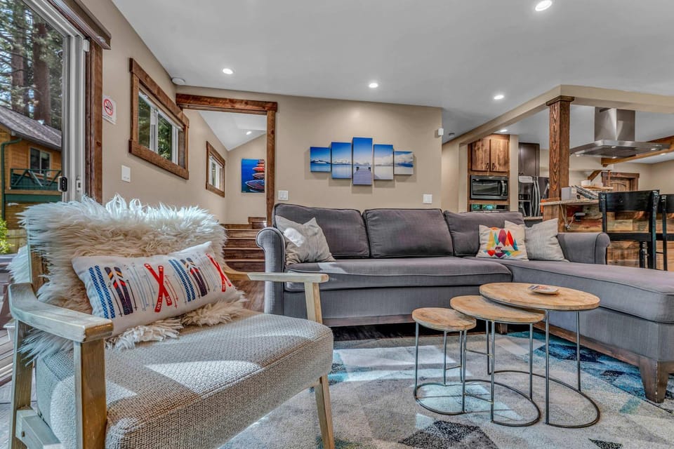 3BD with Hot Tub Two Minutes from King Beach House in Tahoe Vista