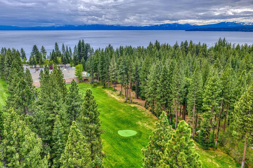 3BD with Hot Tub Two Minutes from King Beach House in Tahoe Vista