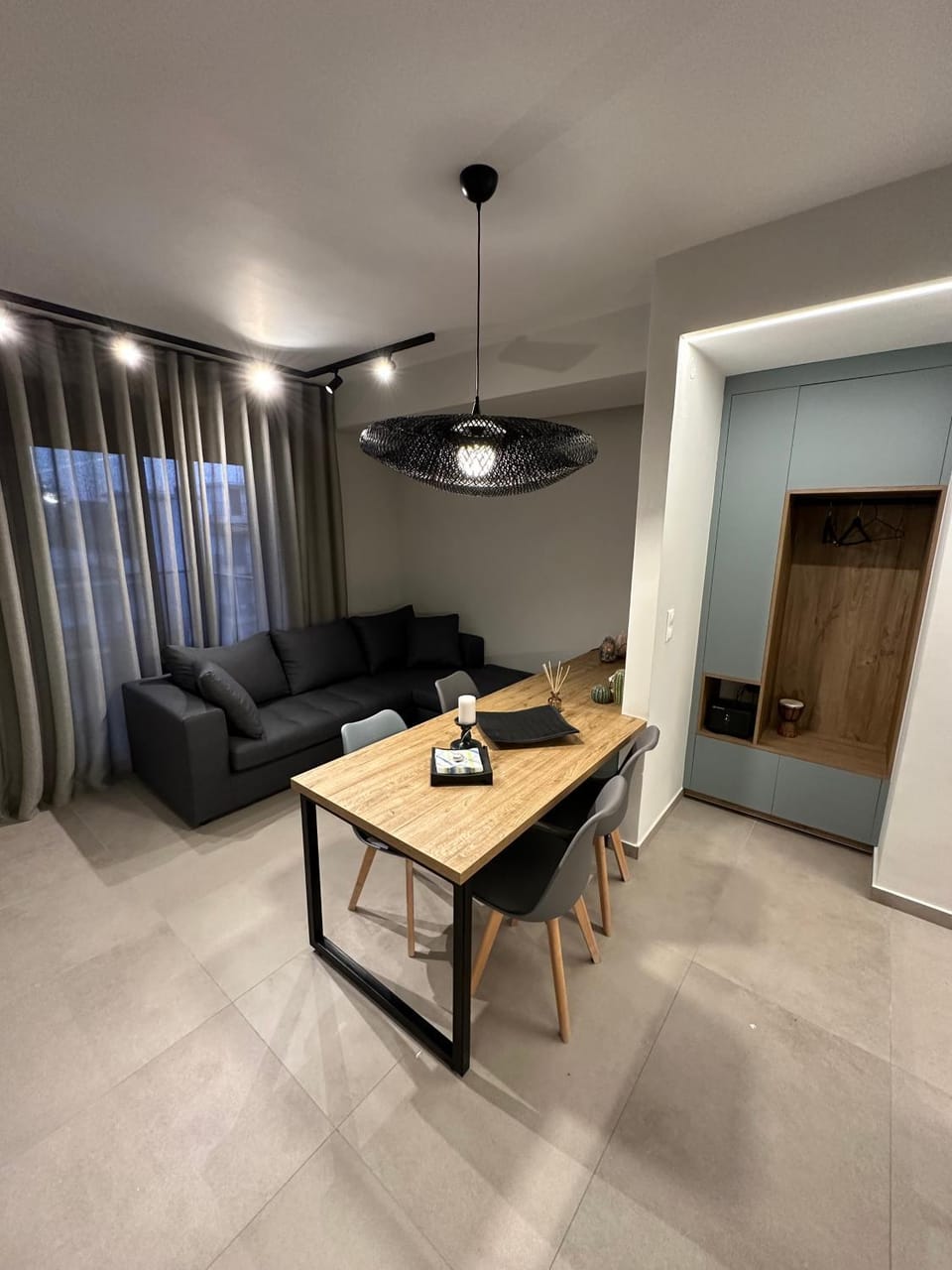 Living room, Seating area, Dining area