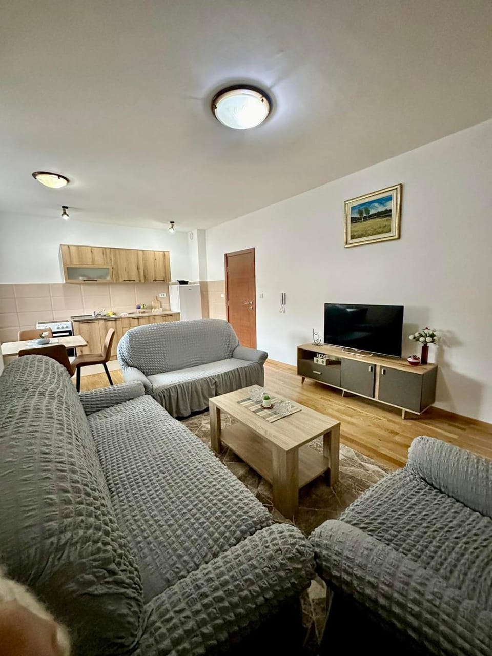 Communal lounge/ TV room, Living room, Photo of the whole room, Seating area, Evening entertainment