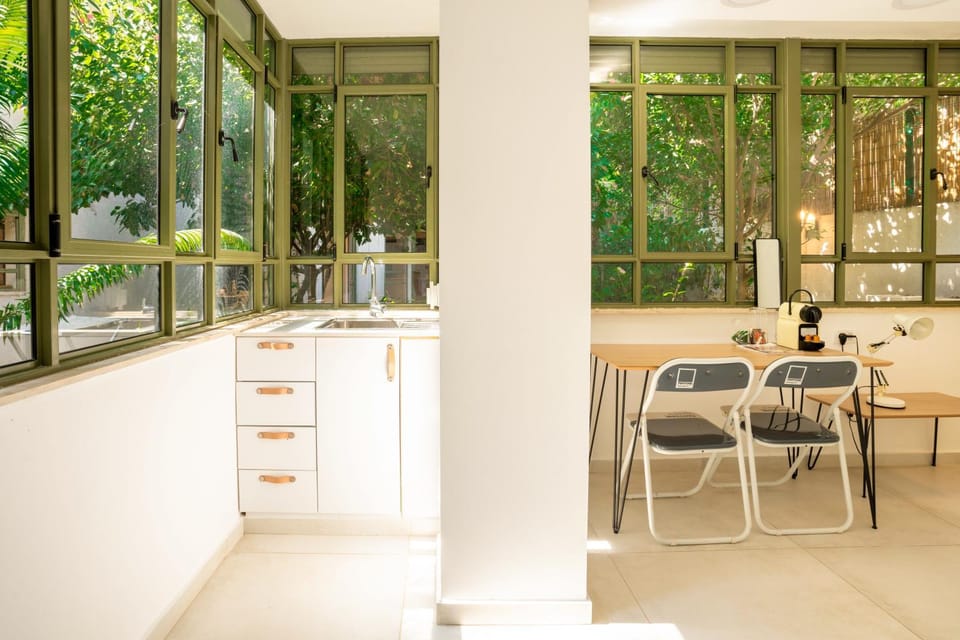 Day, Kitchen or kitchenette