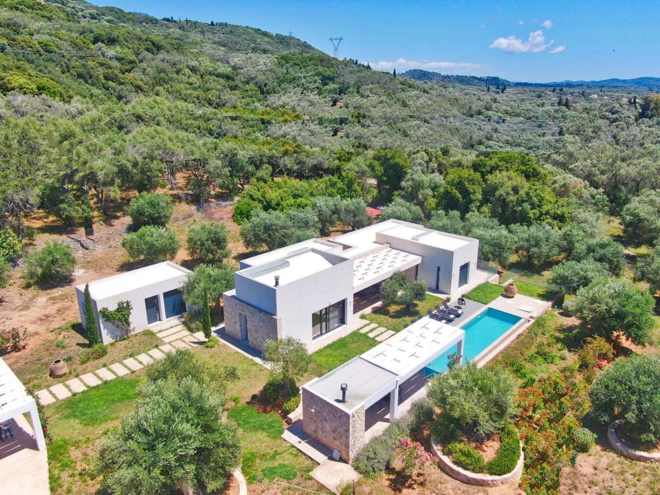 Property building, Bird's eye view, Swimming pool