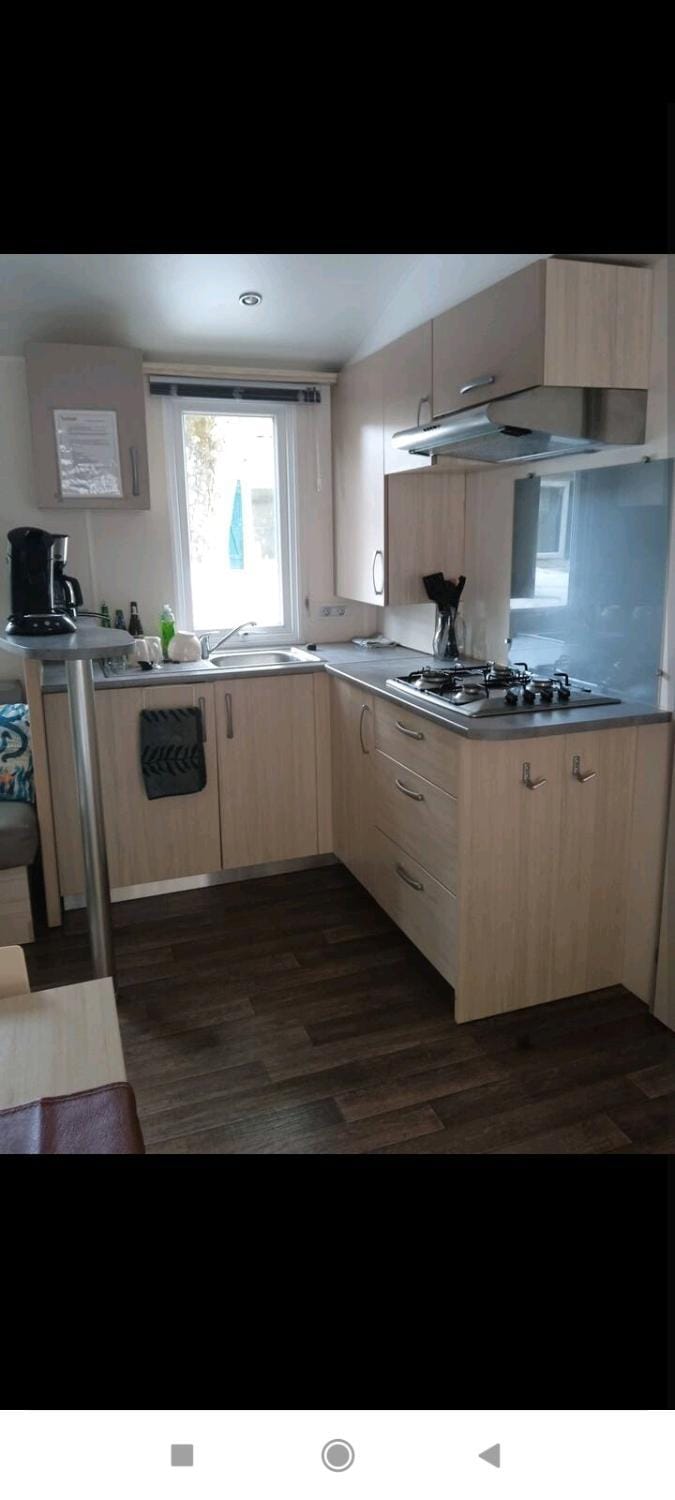 Coffee/tea facilities, Kitchen or kitchenette, minibar, stove