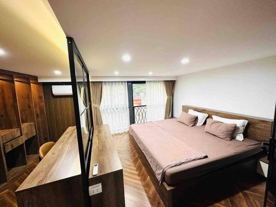 City Center - Main Street View Apartment in Hanoi