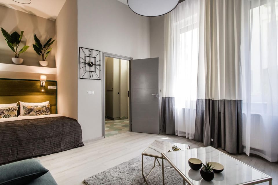 Bed, Living room
